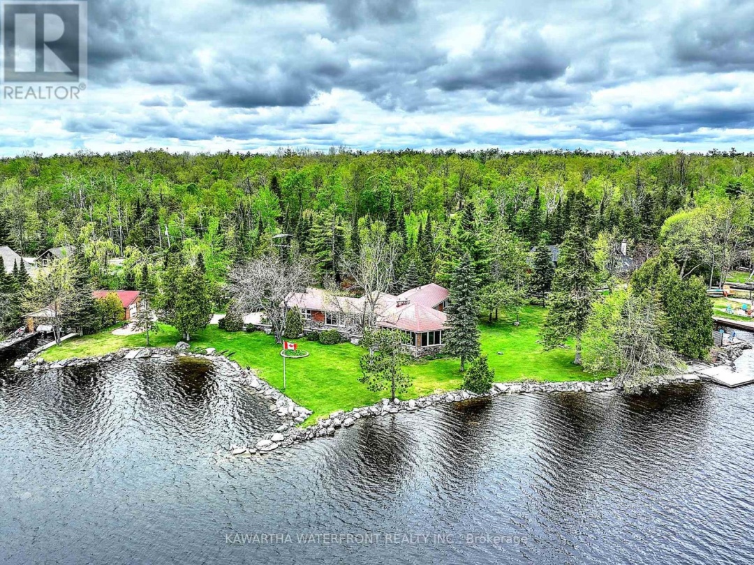 557 Riverside Drive, Pigeon Lake