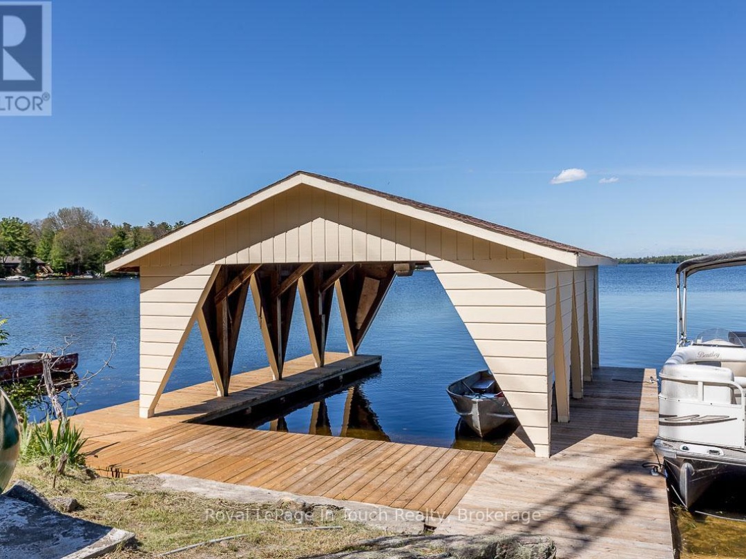 36 Yellowhead Island, Gloucester Pool