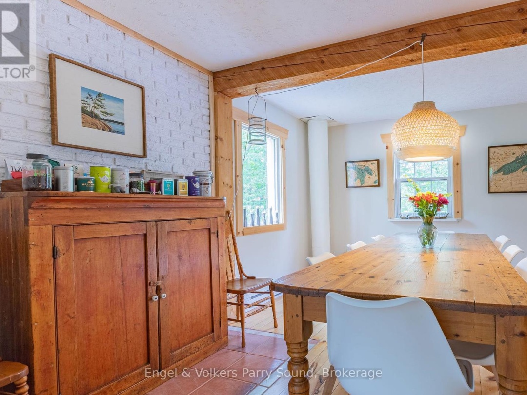 6 HARMONY LANE, 