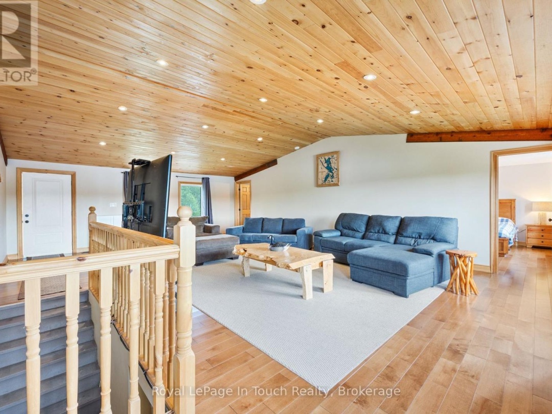 288 KINGS FARM ROAD, Gloucester Pool