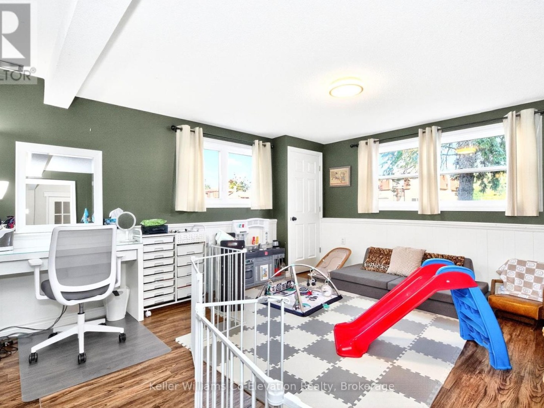 32 LANKIN BOULEVARD, 