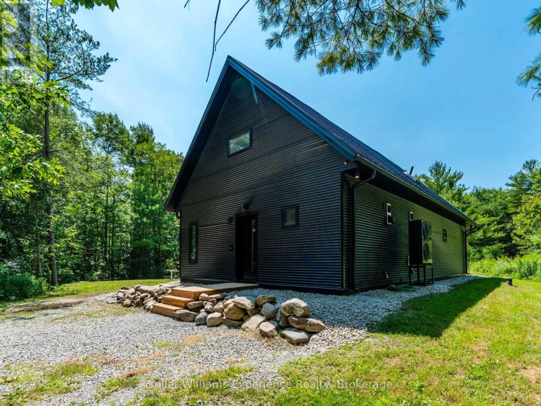 753 HONEY HARBOUR ROAD, 