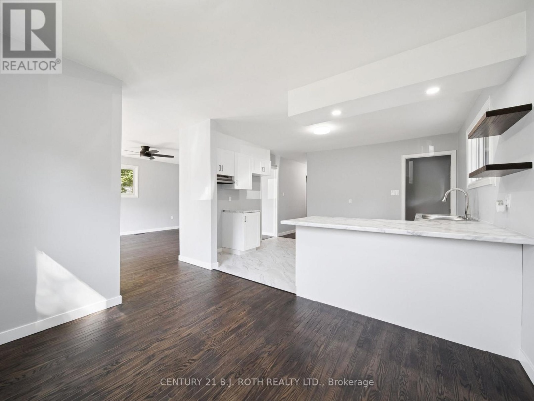 138 SIMCOE STREET, 