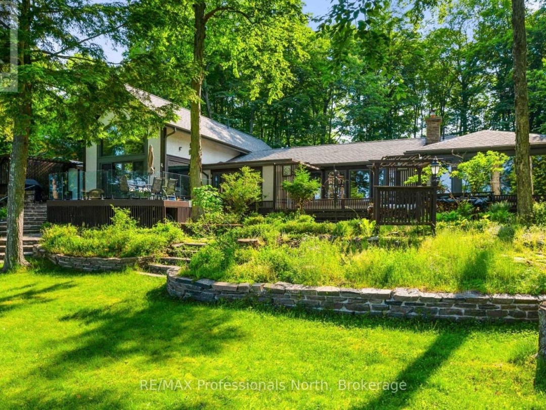1073 Grass Lake Road, Grass Lake