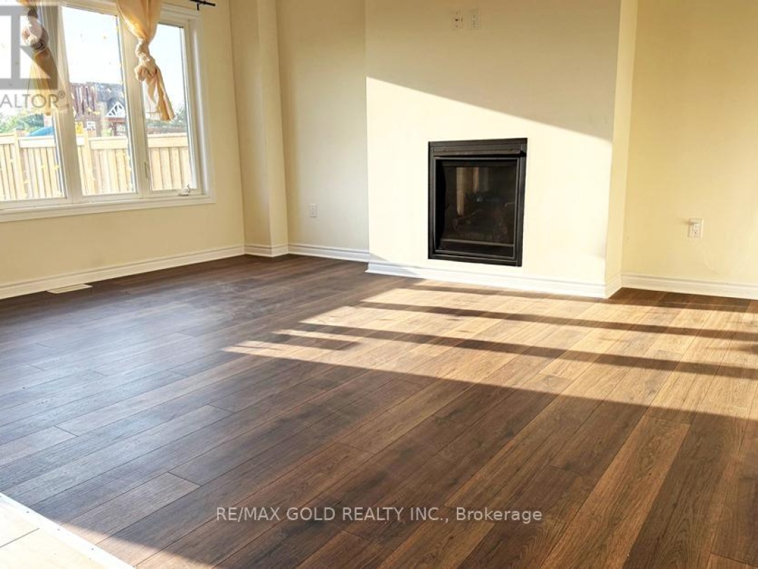 84 ATLANTIS DRIVE W, 