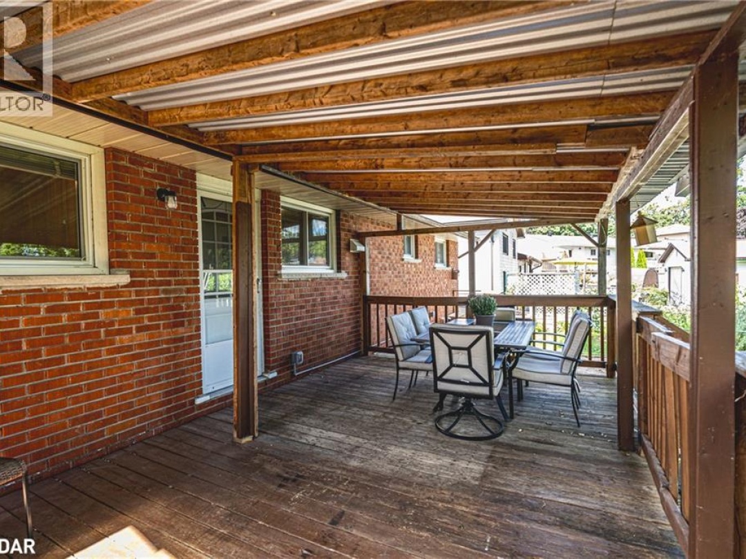 6 WALKER Avenue, 