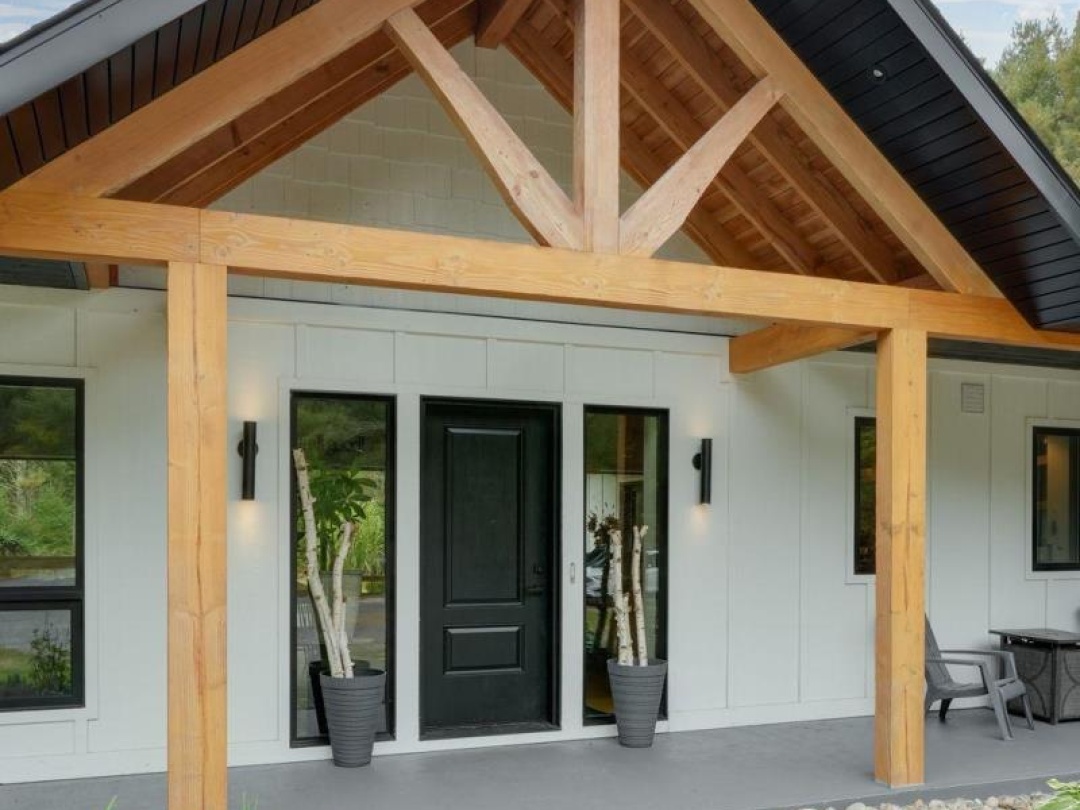 1064 NAISMITH ROAD, 