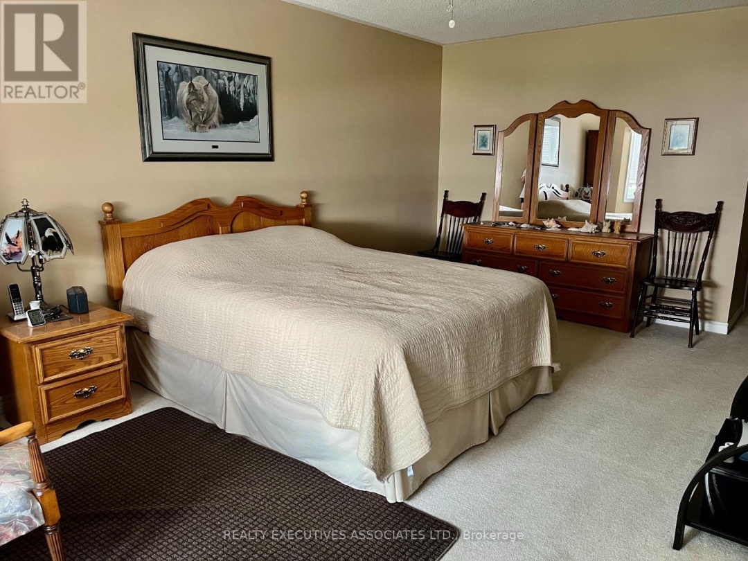 22 LAKEVIEW BOULEVARD, 