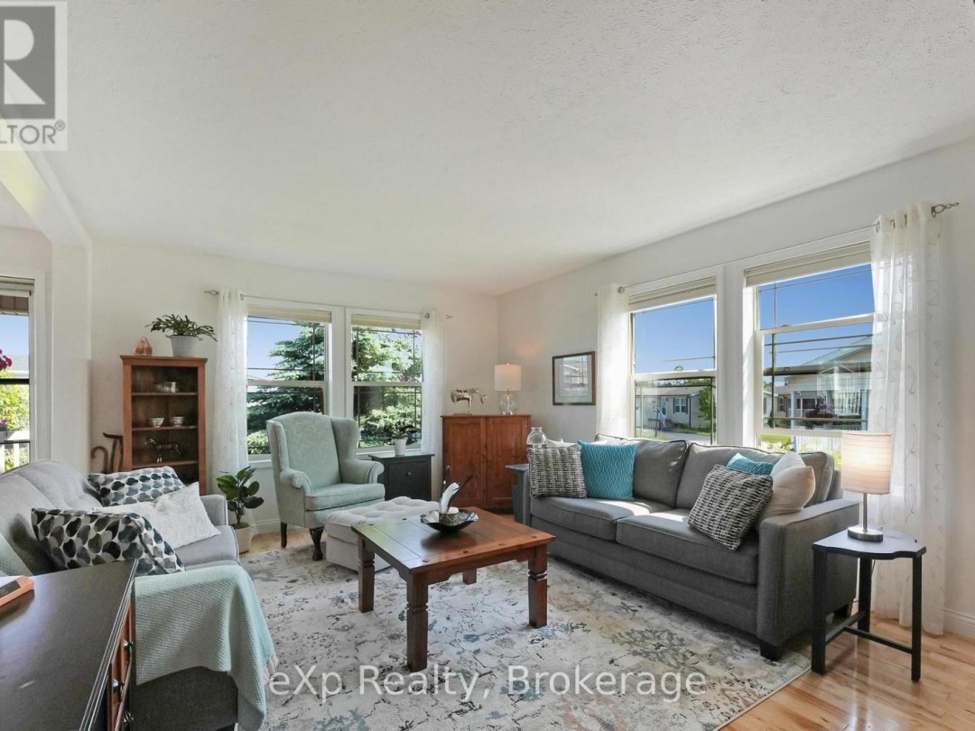 53 CREEKSIDE CIRCLE, 
