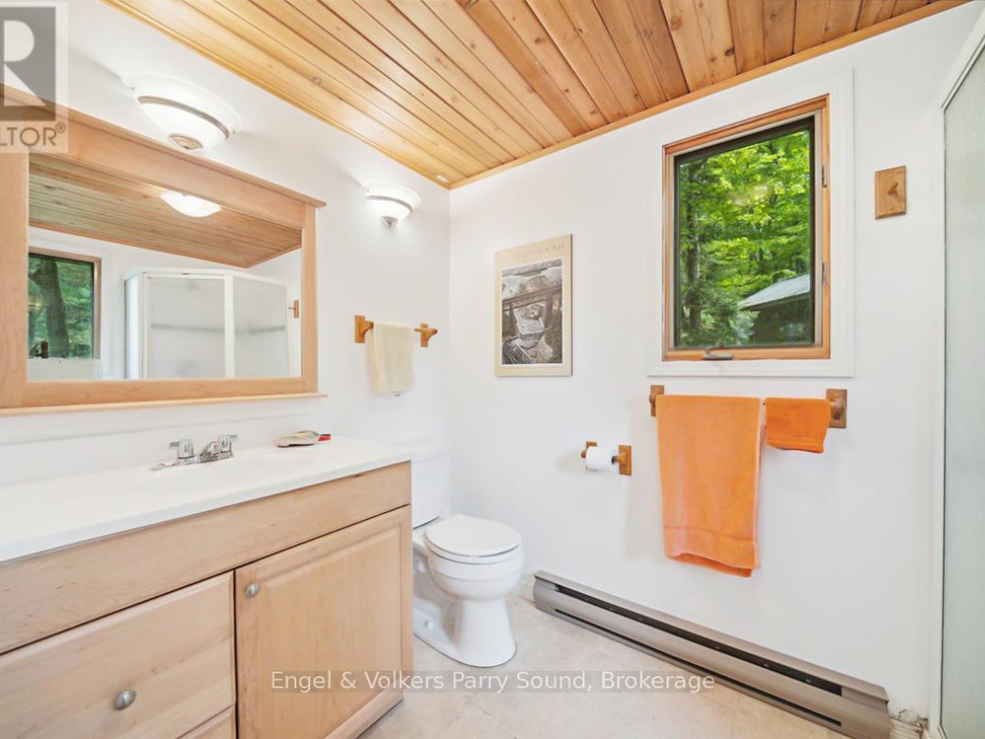 53 BIRDWOOD LANE, Harris Lake
