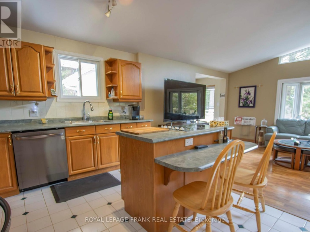 1070 Towering Oaks Trail, Gull Lake