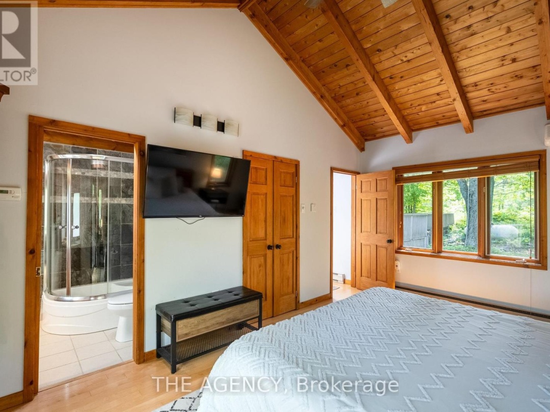 45 PINETREE ROAD, Loon Lake