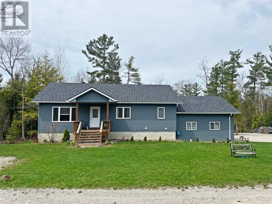 52 Meadows Avenue, Tay