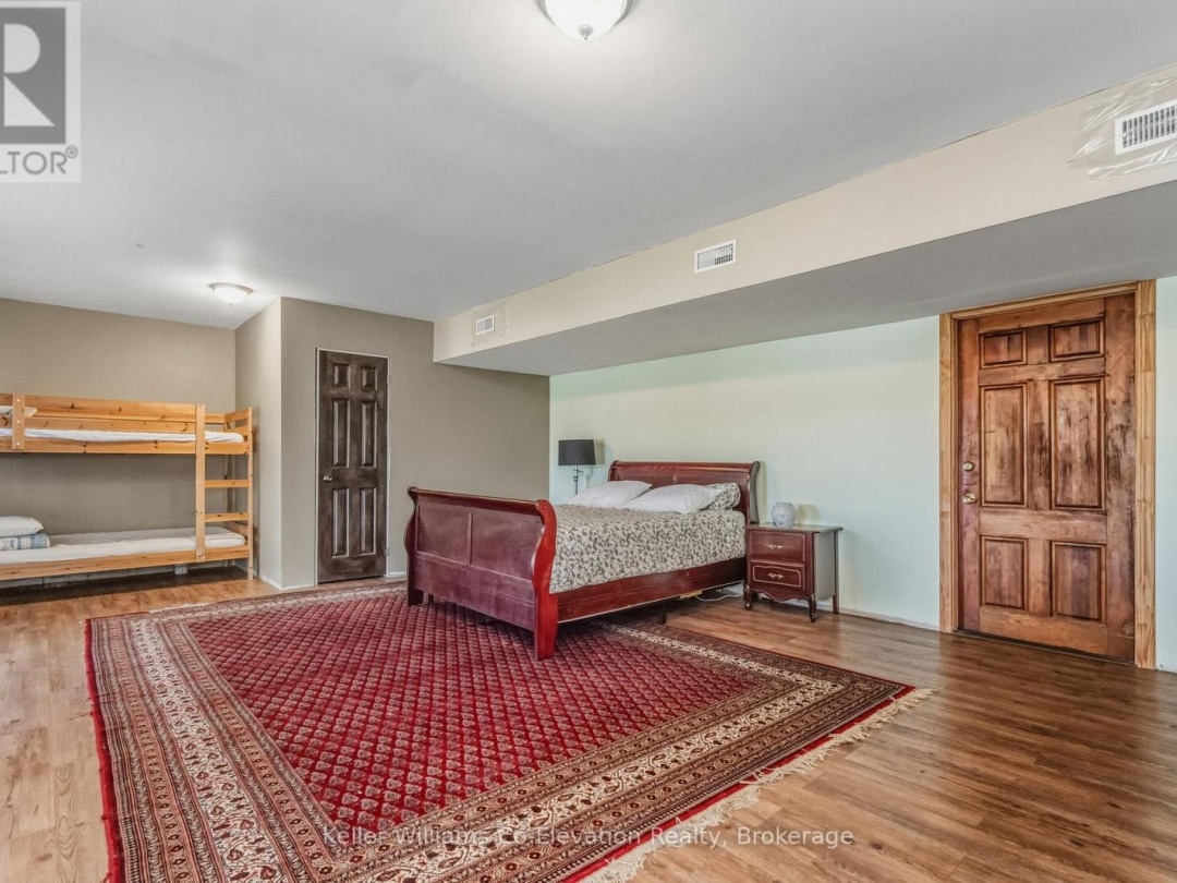 804 KINGS FARM ROAD, 