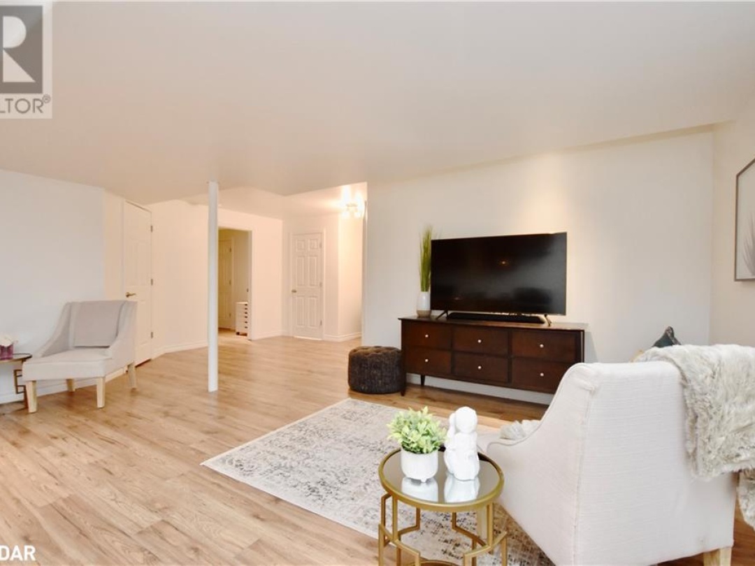 3089 EMPEROR Drive, 