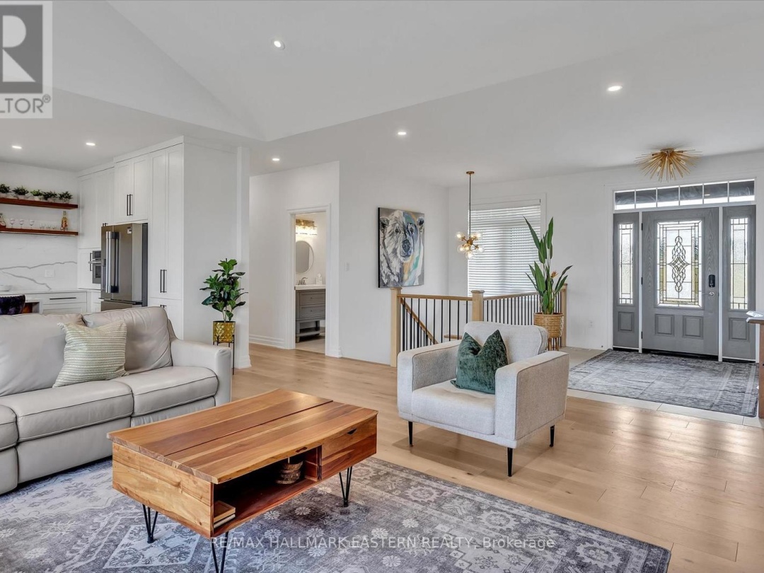 35 LAKEVIEW CRESCENT, 