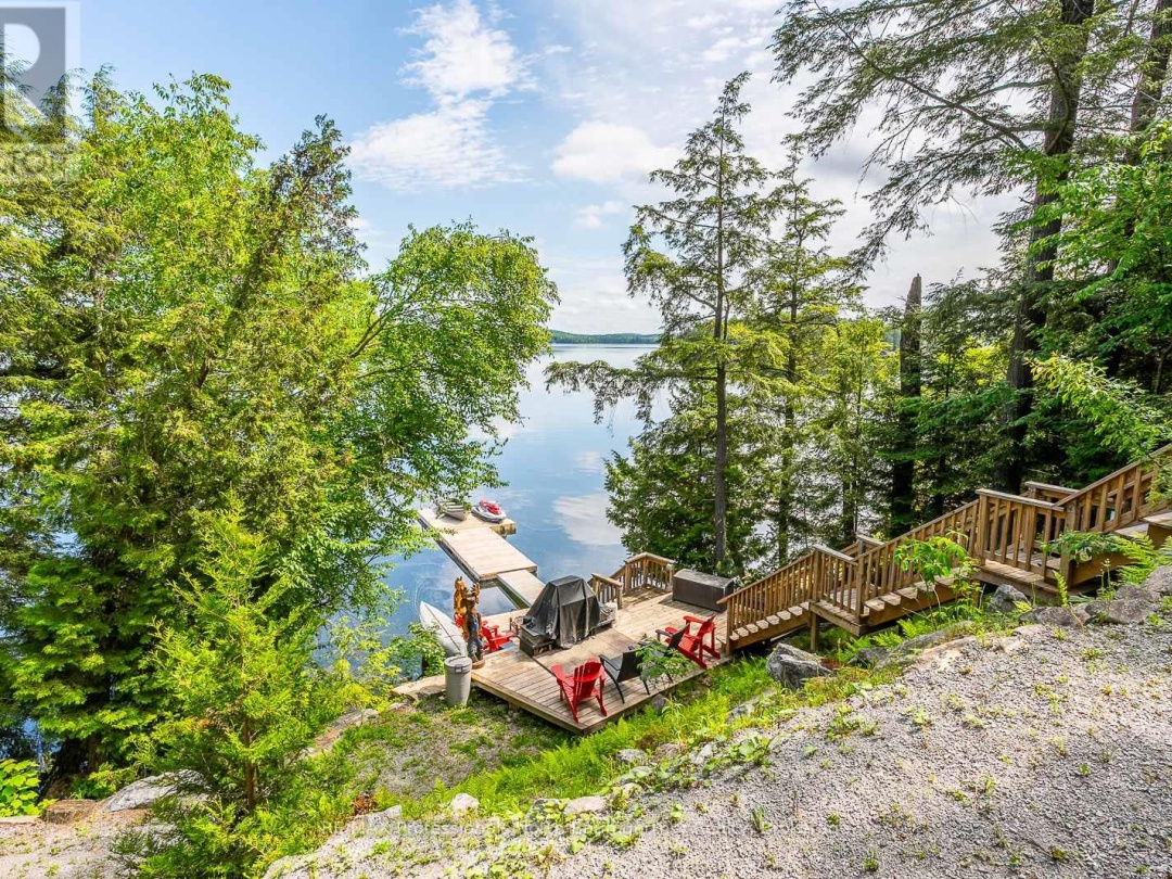 1107 Pine Point Road, Kennisis Lake