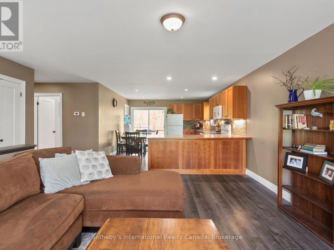 260 Forest Harbour Parkway, Tay