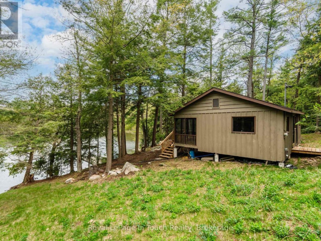 1470 Is 90 Island, Six Mile Lake