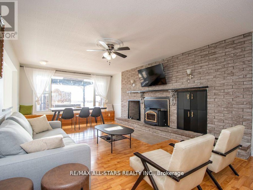 122 Fenelon Drive, Sturgeon Lake