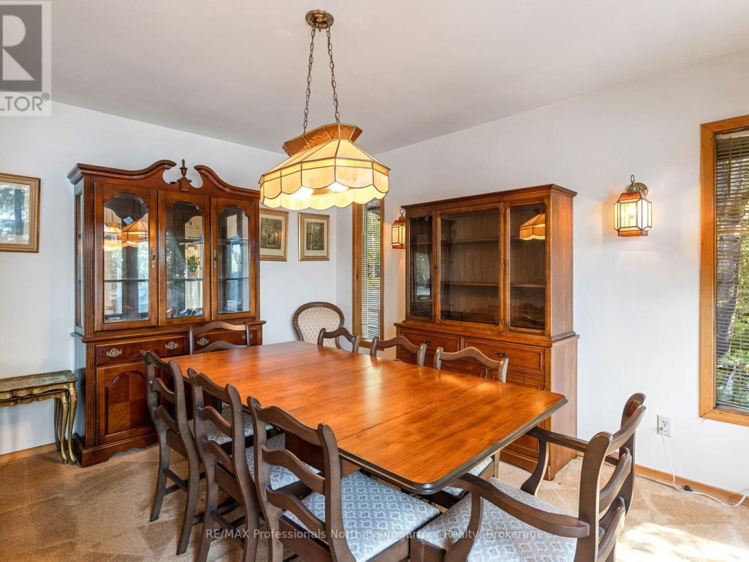 6469 Kennisis Lake Road, Kennisis Lake