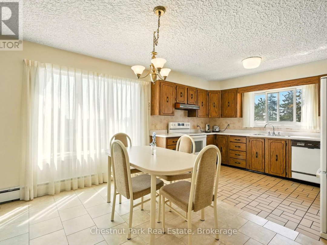 8 DANDELION LANE, 