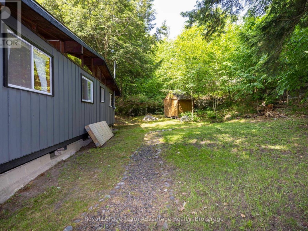 24 B717 ISABELLA ISLAND, 