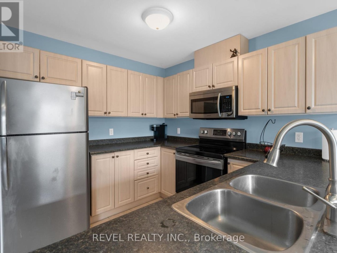 36 800 West Ridge Boulevard, Orillia