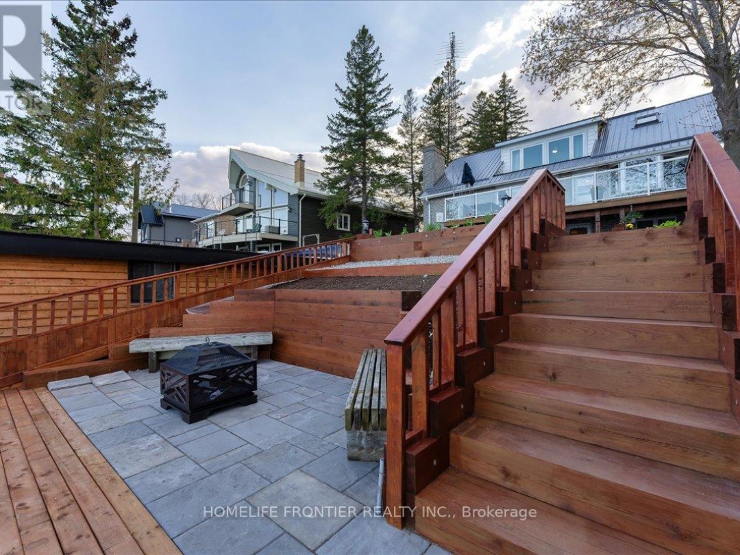 6 LAKEVIEW PARK ROAD, 