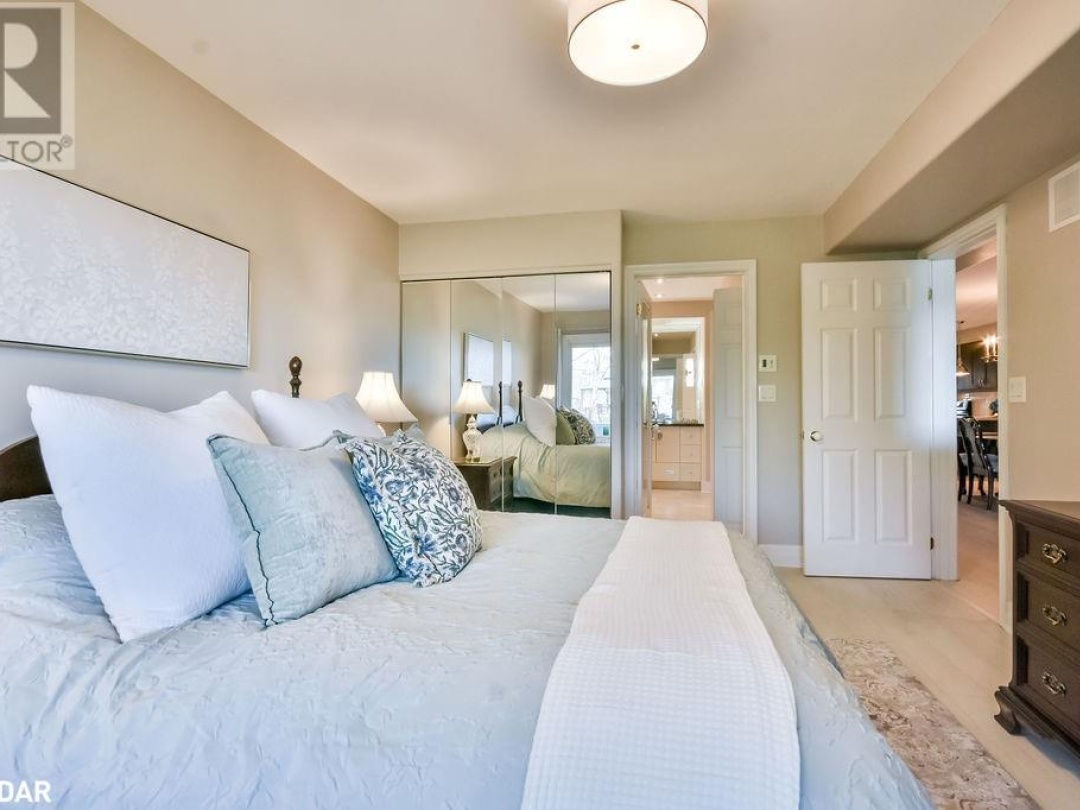 43 Creighton Street S Unit# 104, Lake Simcoe