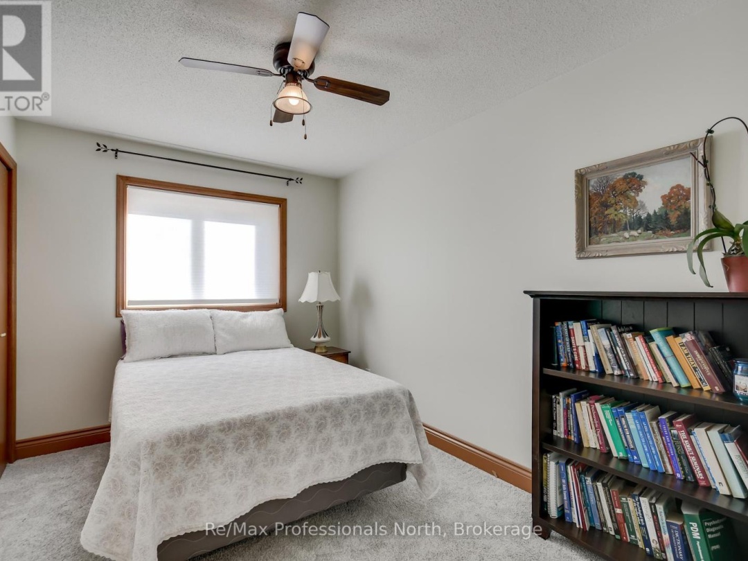 324 Bethune Drive N, Gull Lake
