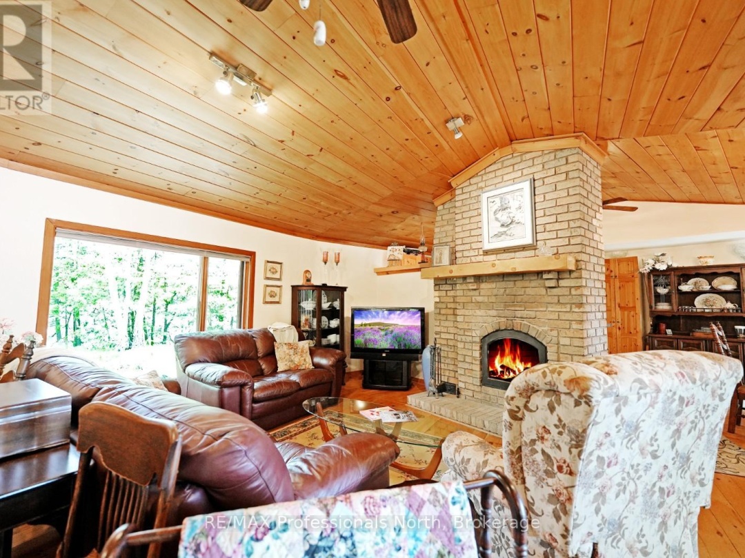 1191 Enterprise Drive, Contau Lake