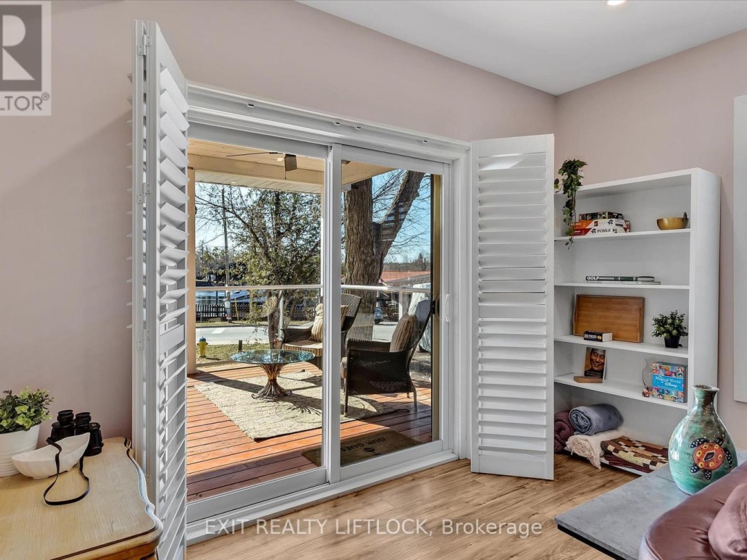 64 Front Street E, Pigeon Lake