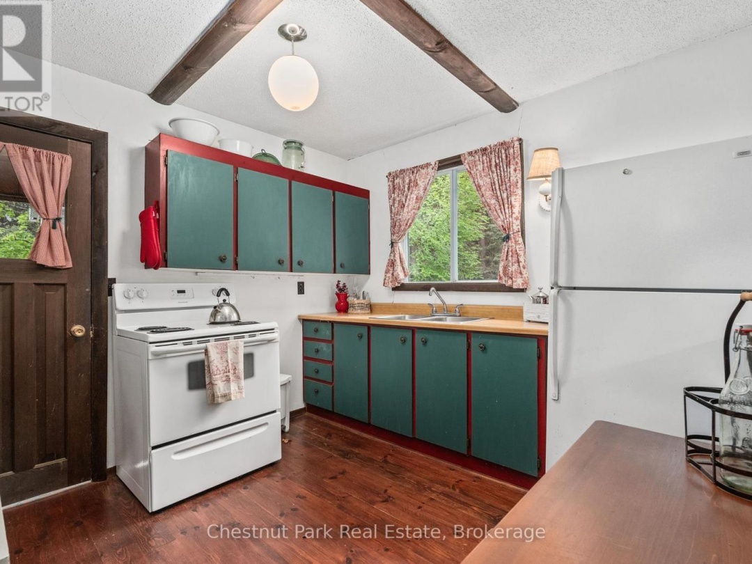 1 & 2 1230 Miriam Drive, Black Lake