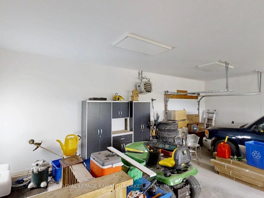 427 LINDEN VALLEY ROAD, 