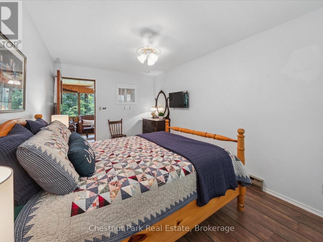 1082 MAPLEWOOD ROAD E, 
