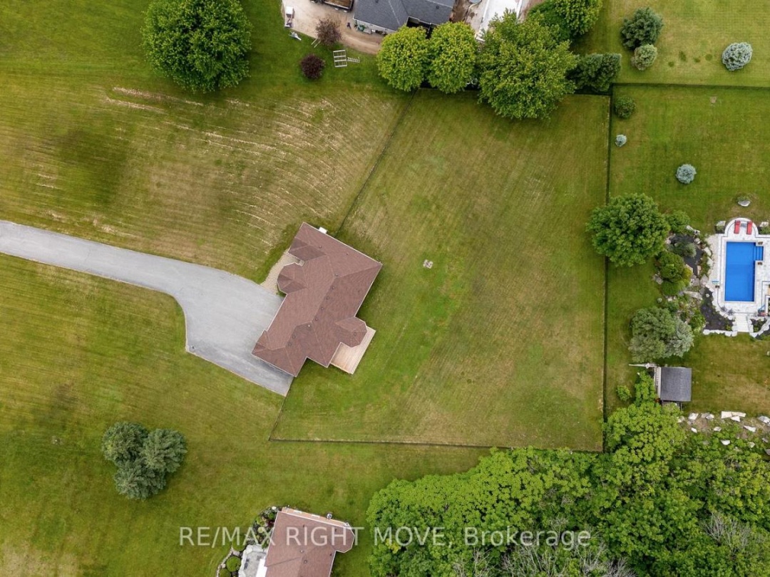 1348 HAWK RIDGE CRESCENT, 