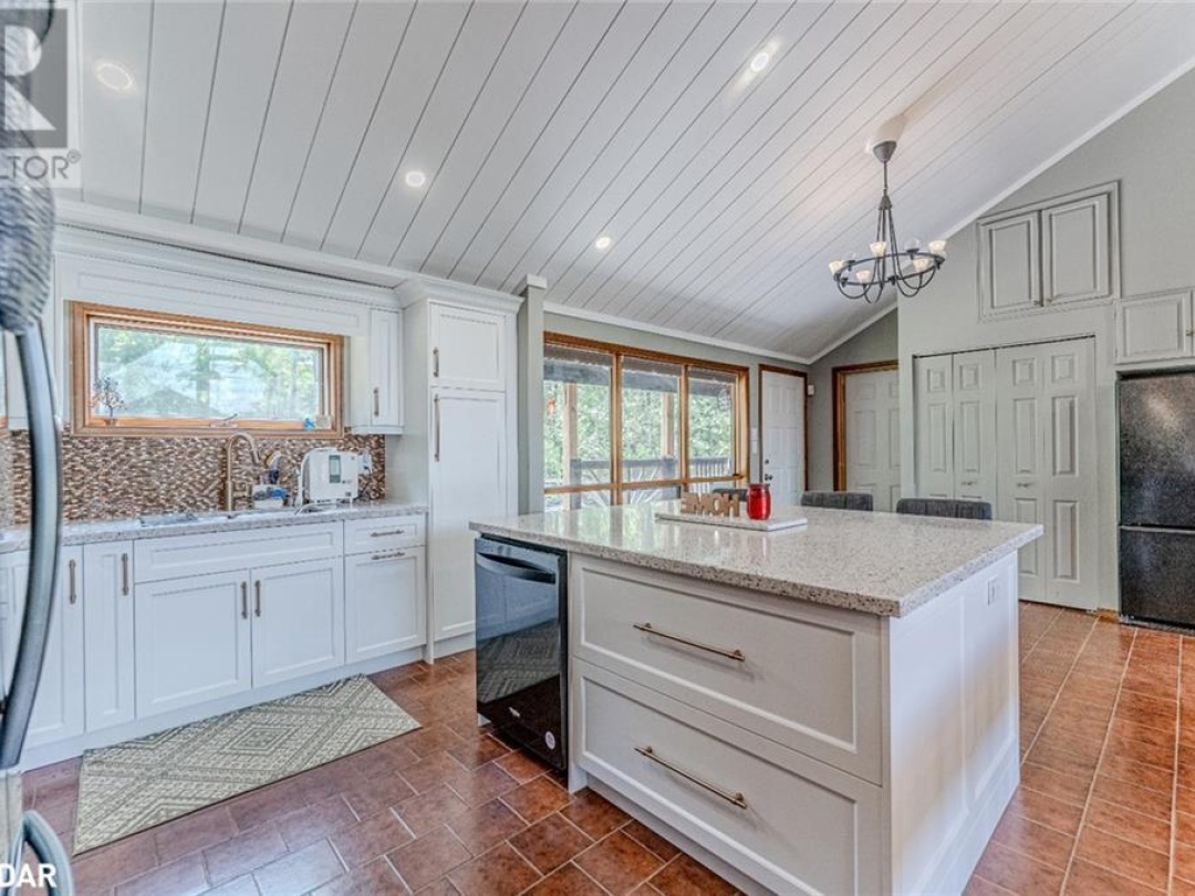 49 HEMLOCK DR, 