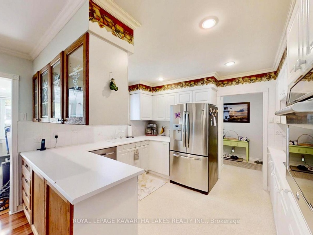 835 Cedar Glen Road, Sturgeon Lake