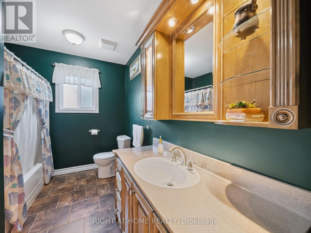 401 GRENVILLE AVENUE, 
