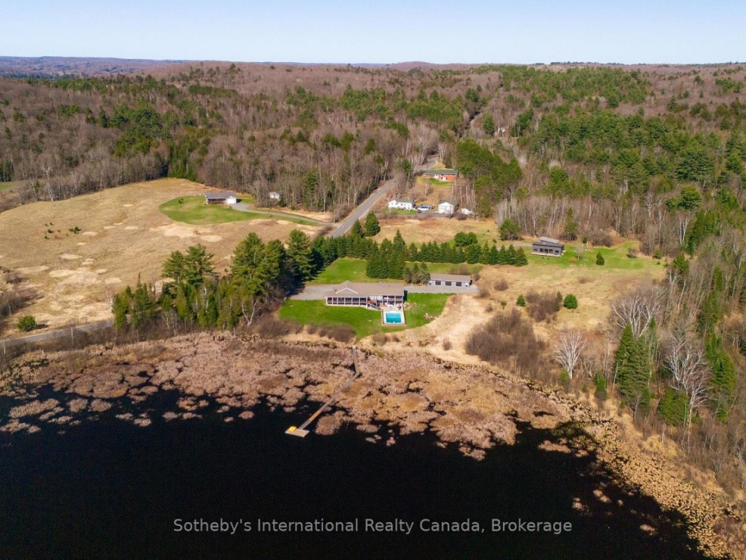 427 West Browns Road E, Weeduck Lake