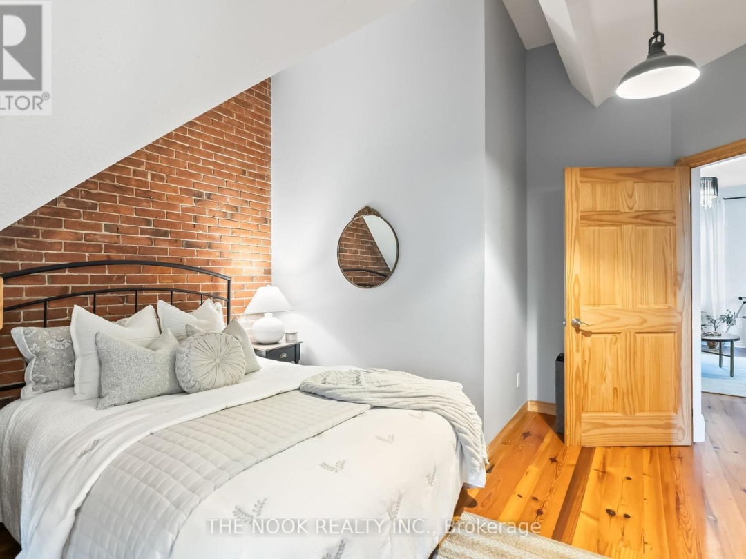 275 VALENTIA ROAD, 