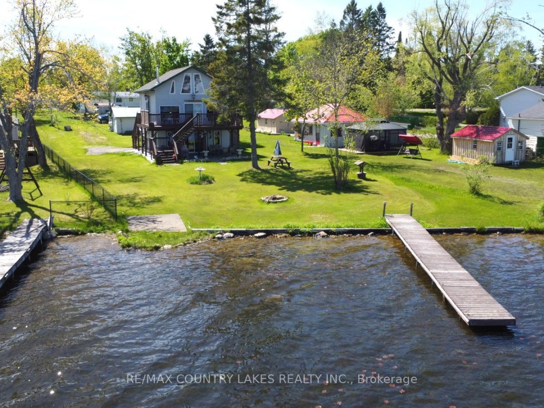 8 Saturn Lane, Mitchell Lake