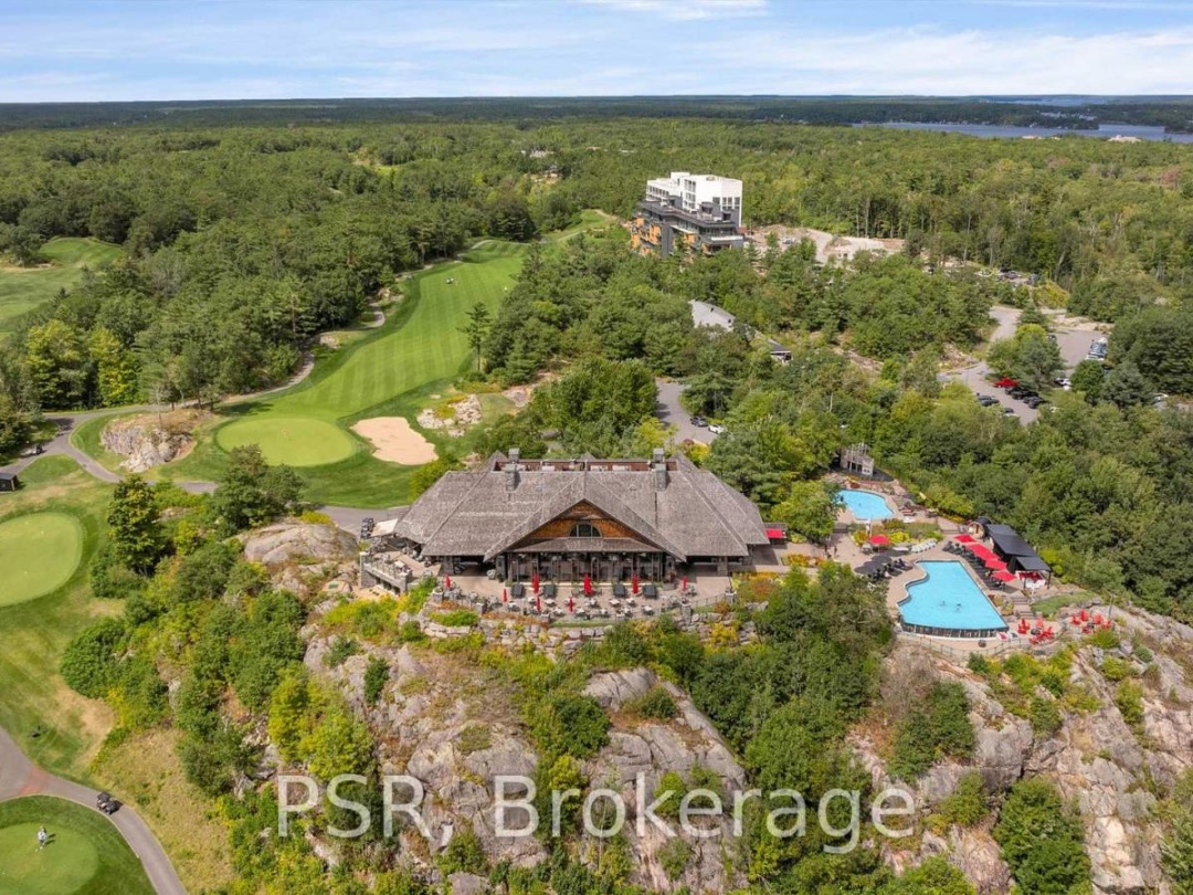 405 - 120 CARRICK TRAIL, 