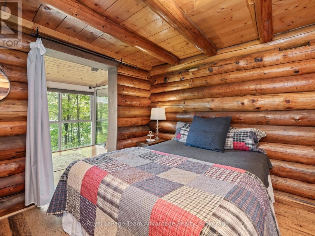25 LIMBERT LANE N, 