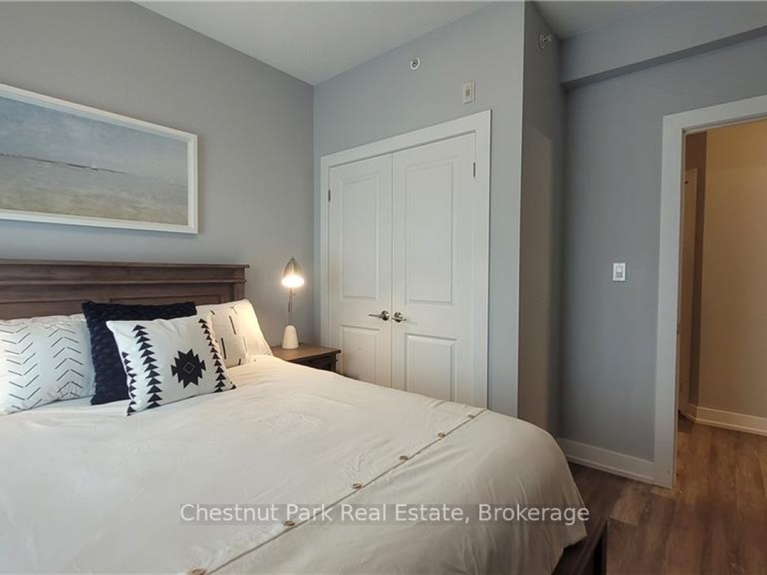 330 - 25 PEN LAKE POINT ROAD, 