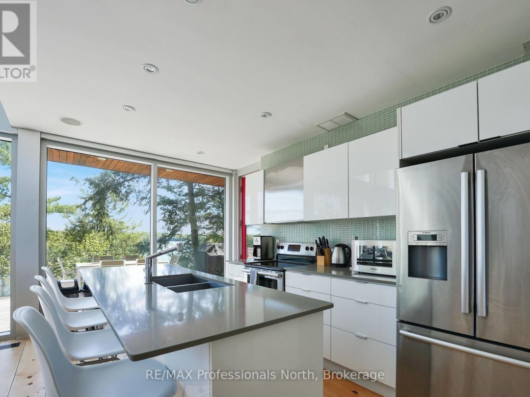 1004 Lipton Drive, Kennisis Lake