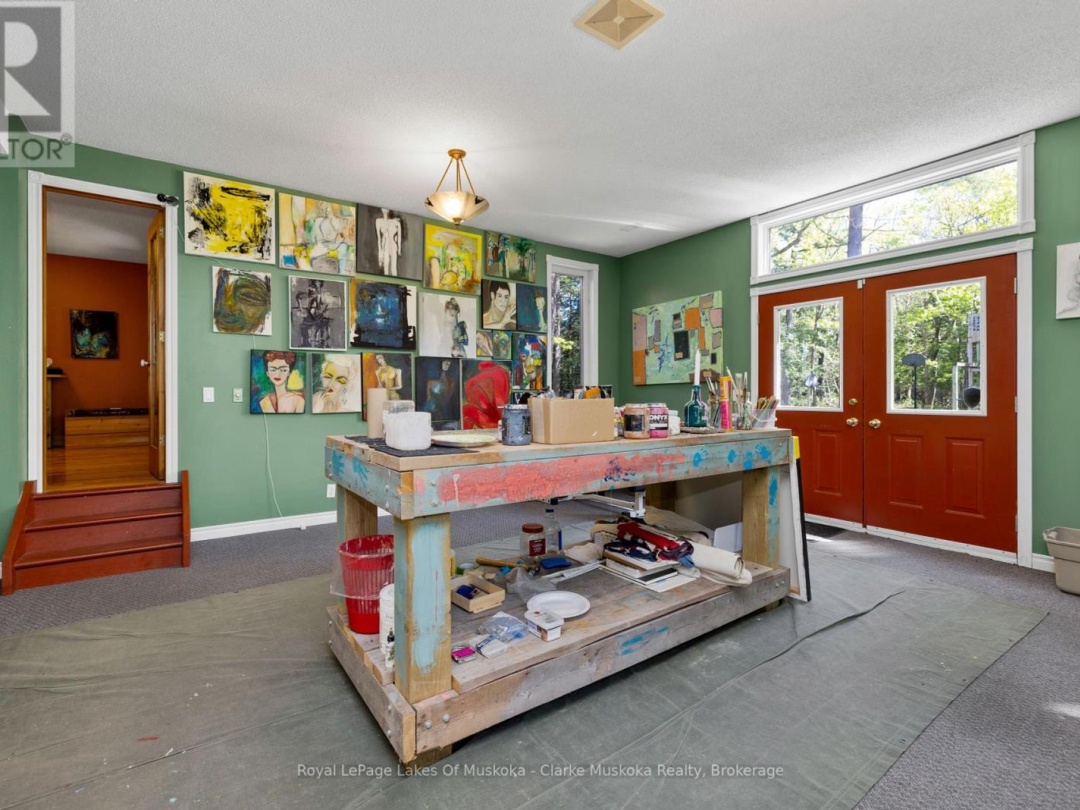 733 Whites Falls Road, Six Mile Lake