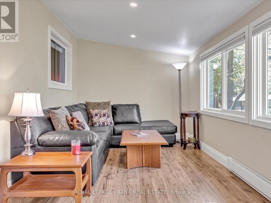 8 DAISY TRAIL, Sturgeon Lake