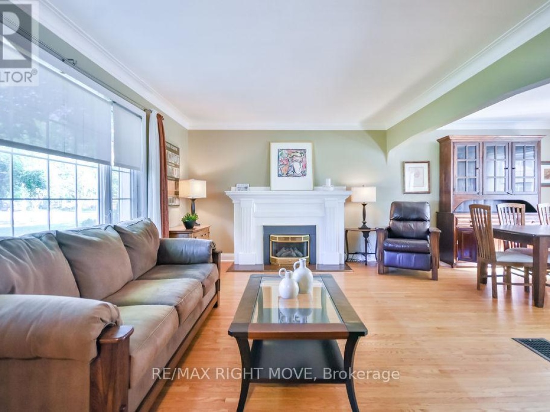 374 PETER STREET, 